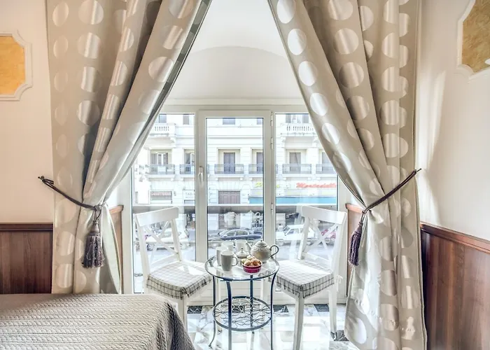 Nakissa Oda ve Kahvaltı 4*